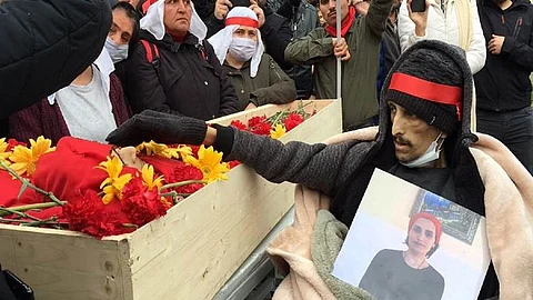 ഒരു എര്ദ്ദോഗന്മാരും സ്വയം ജനിക്കുന്നതല്ല, ജനതതികള് നട്ടുനനച്ചുണ്ടാക്കുന്നതാണ്, മുളയിലേ നുള്ളേണ്ടവ