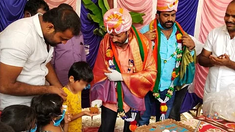 ലോക്ക് ഡൗണ് നിയന്ത്രണങ്ങള് ലംഘിച്ച് കര്ണാടക ബിജെപി എംഎല്എയുടെ പിറന്നാള് ആഘോഷം; പങ്കെടുത്തത് നൂറുകണക്കിന് ആളുകള്