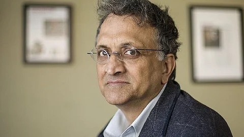 ‘ഞങ്ങള്ക്ക് വര്ഗീയതയുടെ ഗുജറാത്ത് മോഡല് വേണ്ട, ശാസ്ത്രബോധത്തിന്റെയും സുതാര്യതയുടെയും കേരള മോഡല് മതി’; കേന്ദ്രത്തോട് രാമചന്ദ്ര ഗുഹ