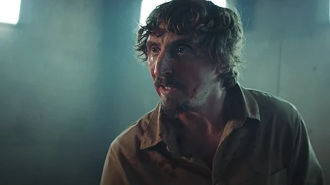 ദ പ്ലാറ്റ്ഫോം: അരാജക ലോകത്തിലെ ഹിംസയുടെ തുരുത്തുകൾ