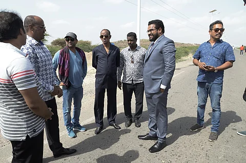 ഷൂട്ടിംഗ് മുടങ്ങാത്ത ഏക മലയാള സിനിമ, ദിലീഷും, ഗ്രിഗറിയും അമിത്തും ജിബൂട്ടിയിലുണ്ട്