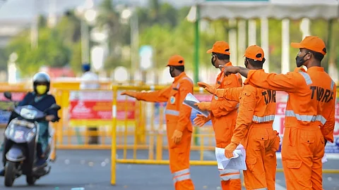 മൂന്നു സോണുകളാക്കി നിയന്ത്രണം; രാജ്യത്ത് സ്മാര്ട്ട് ലോക്ക് ഡൗണ് നടപ്പാക്കിയേക്കും