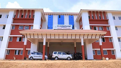 ആദ്യഘട്ടം 200 പേര്ക്ക് ചികിത്സ, കാസര്ഗോഡ് മെഡിക്കല് കോളജ് കൊവിഡ് ആശുപത്രി