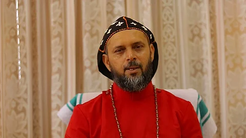 പള്ളികളിലെ പൊന്കുരിശ് വിറ്റ് ദരിദ്രര്ക്ക് പങ്കുവയ്ക്കണമെന്ന് മാര് കൂറിലോസ്, വിവാഹവും മാമോദീസയും ലളിതമാക്കാന് വൈറസ് പഠിപ്പിച്ചു