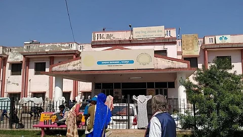 ‘നിങ്ങള്ക്ക് ഇവിടെ ചികിത്സയില്ല’; മുസ്ലീമായതു കൊണ്ട് ഗര്ഭിണിക്ക് ചികിത്സ നിഷേധിച്ച് ഡോക്ടര്, കുഞ്ഞ് മരിച്ചു