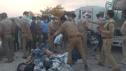 ലോറികള് കൂട്ടിയിടിച്ച് അപകടം; ഉത്തര്പ്രദേശില് 24 അതിഥി തൊഴിലാളികള് മരിച്ചു