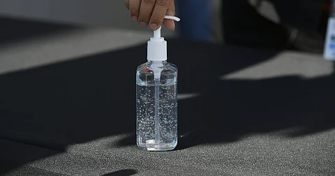 സാനിറ്റൈസറില് നിന്ന് മദ്യം നിര്മ്മിച്ചു; മധ്യപ്രദേശില് ഒരാള് അറസ്റ്റില്