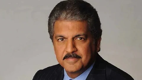 മൂന്നു വര്ഷത്തെ സൈനിക സേവനം അനുഷ്ടിക്കുന്നവര്ക്ക് ജോലി നല്കുമെന്ന് ആനന്ദ് മഹീന്ദ്ര