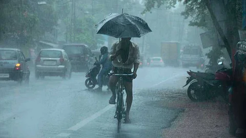 വിവിധ ജില്ലകളില് യെല്ലോ അലര്ട്ട്, അഞ്ച് ദിവസം കനത്ത മഴക്ക് സാധ്യത