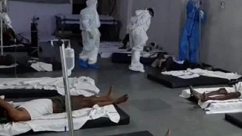 മധ്യപ്രദേശില് ട്രക്ക് മറിഞ്ഞ് 5 അതിഥിതൊഴിലാളികള് മരിച്ചു; 15 പേര്ക്ക് പരുക്ക്