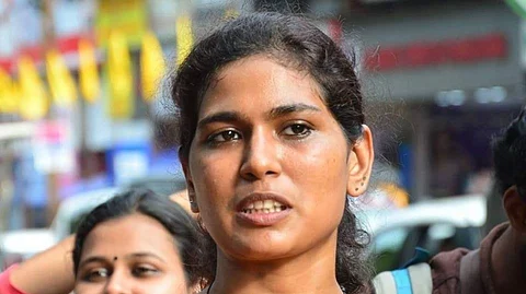 മതവികാരം വ്രണപ്പെടുത്തും വിധം പാചക പരിപാടിയെന്ന് ആരോപിച്ച് പരാതി ; രഹ്ന ഫാത്തിമയ്ക്കെതിരെ വീണ്ടും കേസ്