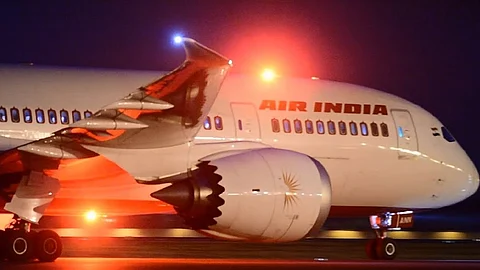 പ്രവാസികള്ക്ക് 14 ദിവസത്തെ ക്വാറന്റൈന് നിര്ബന്ധം; കേരളത്തിന്റെ ആവശ്യം തള്ളി കേന്ദ്രം