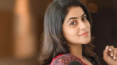 ഷംനയെ ഭീഷണിപ്പെടുത്തിയ കേസ്: മറ്റൊരു നടിയും മോഡലും ഇരകളായി; പണവും സ്വര്ണവും തട്ടിയെടുത്തു