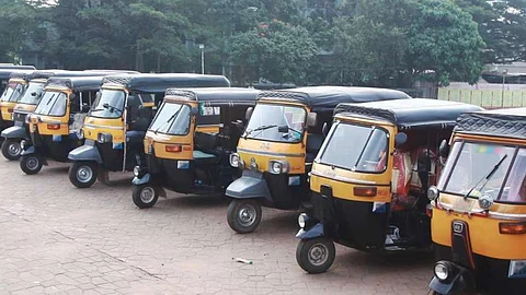 ഓട്ടോ ഓടിക്കാനും എല്എംവി ലൈസന്സ്; ത്രീവീലര് ലൈസന്സ് ഇനിയില്ല