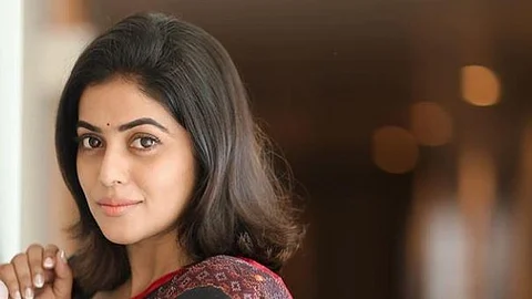 സ്വര്ണ കടത്ത്: പ്രമുഖ നടനെയും ലക്ഷ്യമിട്ടു; ഷംന കാസിമിനെ തട്ടിക്കൊണ്ടു പോകാന് പദ്ധതിയിട്ടുവെന്ന് പൊലീസ്