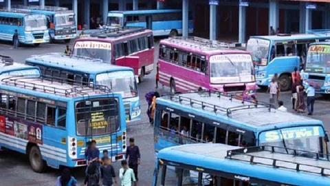 സര്ക്കാര് നടപടിക്ക് സ്റ്റേ, സ്വകാര്യബസുകള്ക്ക് കൂടിയ നിരക്ക് ഈടാക്കാമെന്ന് ഹൈക്കോടതി