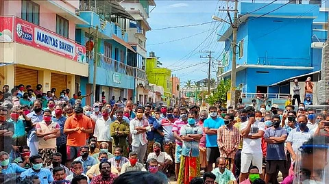 മനുഷ്യാന്തസ് എന്ന ഒന്നുണ്ട്, അതിനു ഭംഗം വരുമ്പോഴാണ് കുത്തിത്തിരിപ്പുകാര്ക്ക് മുതലെടുക്കാനാകുന്നത്