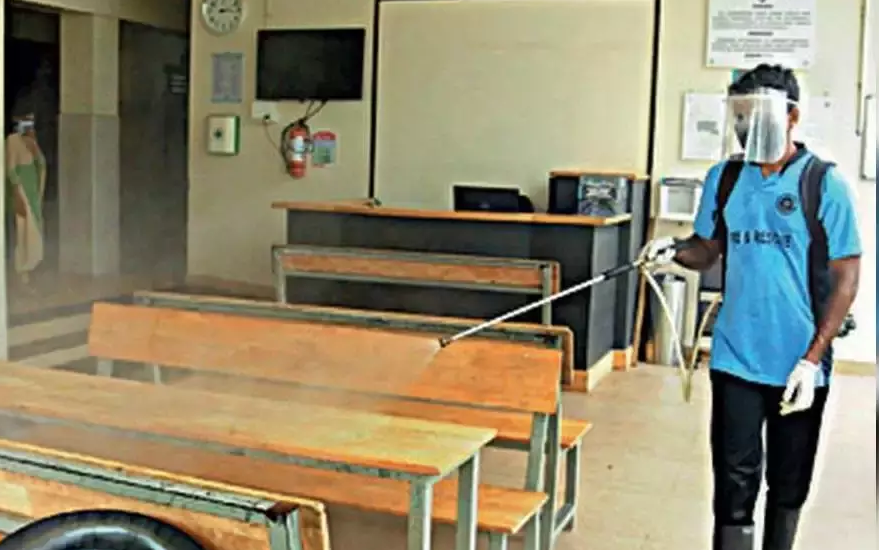 തിരുവനന്തപുരത്ത് കീം പരീക്ഷയെഴുതിയ രണ്ട് വിദ്യാര്ത്ഥികള്ക്ക് കൊവിഡ് ; ആശങ്ക