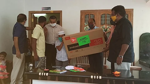 10,000 രൂപ റോയല്റ്റി നല്കി മില്മ ; മുഖ്യമന്ത്രിയുടെ ദുരിതാശ്വാസ നിധിയിലേക്കെന്ന് ഫായിസ്