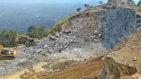 200 മീറ്റര് പരിധിയില്ലാത്ത ക്വാറികള് അടച്ചുപൂട്ടുന്നു; സംസ്ഥാനത്തിന് തിരിച്ചടിയായി ഹരിത ട്രൈബ്യൂണല് ഉത്തരവ്