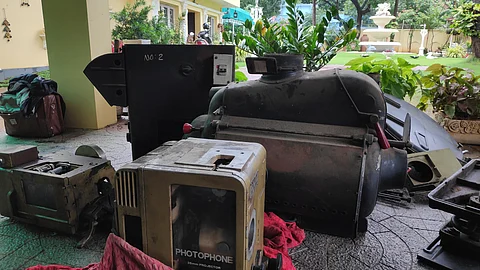 കേരളത്തിലെ ആദ്യകാല പ്രൊജക്ടർ ഇനി ചലച്ചിത്ര അക്കാദമിയുടെ ശേഖരത്തില്