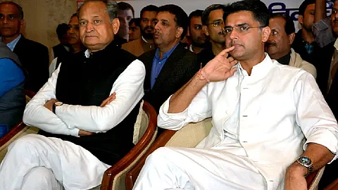 സച്ചിന് പൈലറ്റിന് ആശ്വാസം; കോടതിവിധി വൈകും, തല്സ്ഥിതി തുടരാന് നിര്ദേശം