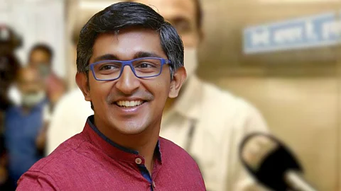 ബിജെപിക്ക് താല്പ്പര്യമുള്ള ജ്വല്ലറിക്ക് വേണ്ടി കസ്റ്റംസ് അന്വേഷണം അട്ടിമറിക്കുന്നുവെന്ന തോന്നല് സമൂഹത്തിലുണ്ട്: ഹരീഷ് വാസുദേവന്