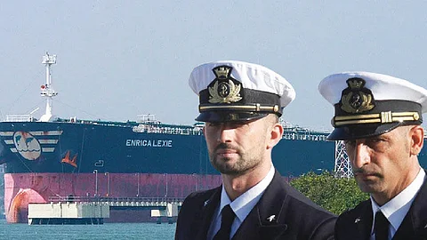 കടല്ക്കൊല കേസ്: ഇന്ത്യക്ക് നഷ്ടപരിഹാരം നല്കാന് വിധി, നാവികര്ക്കെതിരായ നടപടി അവസാനിപ്പിക്കാനും നിര്ദേശം