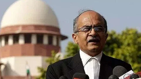 'നീതി ഉറപ്പാക്കുക', പ്രശാന്ത് ഭൂഷണെതിരായ കോടതിയലക്ഷ്യ കേസിലെ സുപ്രീംകോടതി ഉത്തരവിനെതിരെ 1500 അഭിഭാഷകര്