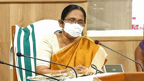 സെപ്തംബറില് പ്രതിദിനം പതിനായിരം മുതല് ഇരുപതിനായിരം വരെ രോഗികള് ഉണ്ടായേക്കാമെന്ന് ആരോഗ്യമന്ത്രി കെ.കെ ശൈലജ