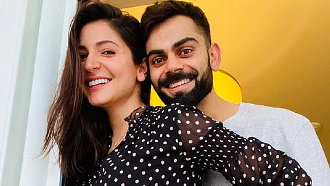 'ഞങ്ങളിപ്പോള് മൂന്നുപേര്', പുതിയ അംഗത്തിന്റെ വരവറിയിച്ച് അനുഷ്കയും കോഹ്ലിയും