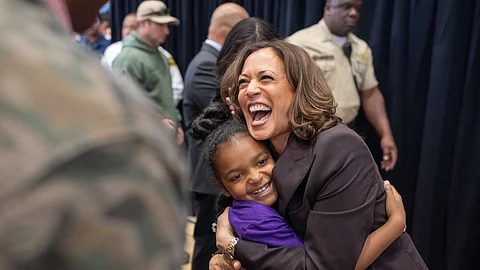 ഇന്ത്യന് വംശജ കമലാ ഹാരിസ് അമേരിക്കന് വൈസ് പ്രസിഡന്റ് സ്ഥാനാര്ത്ഥി