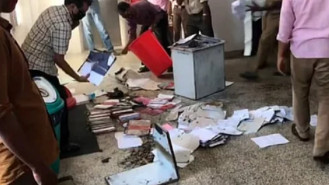 സെക്രട്ടേറിയറ്റ് തീപിടുത്തത്തില് 25 ഫയലുകള് ഭാഗികമായി കത്തിയെന്ന് നിഗമനം; ഇവ സ്കാന് ചെയ്ത് സൂക്ഷിക്കും