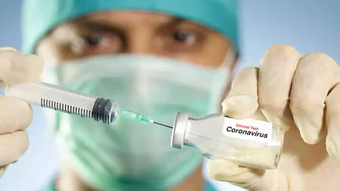 ലോകത്തെ ആദ്യ കൊവിഡ് വാക്സിനുമായി റഷ്യ; രജിസ്ട്രേഷന് 12ന്