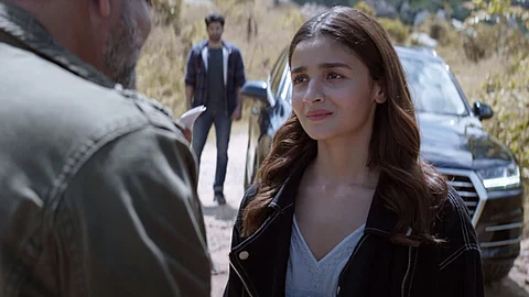 'സഡക്ക് 2' അസഹനീയമെന്ന് തരണ് ആദര്ശ്, ഐഎംഡിബി റേറ്റിംഗ് ഒന്ന്; റിലീസിന് ശേഷവും സൈബര് കാമ്പയിന്