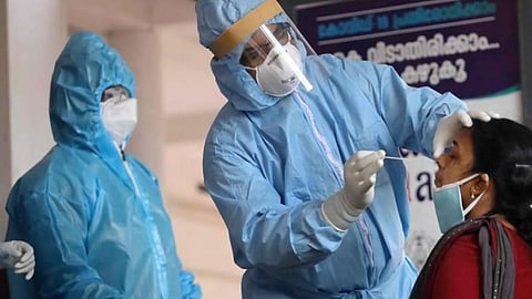 സംസ്ഥാനത്ത് 6477 പേര്ക്ക് കൊവിഡ്; ചികിത്സയിലുള്ളത് 48,892 പേര്