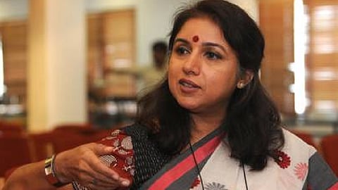 'സിദ്ദിഖ് കൂറുമാറിയത് മനസിലാക്കാം, പക്ഷെ ഭാമ, സ്വന്തം സഹപ്രവര്ത്തകരെ പോലും വിശ്വസിക്കാന് കഴിയാത്തതില് സങ്കടം'; രേവതി