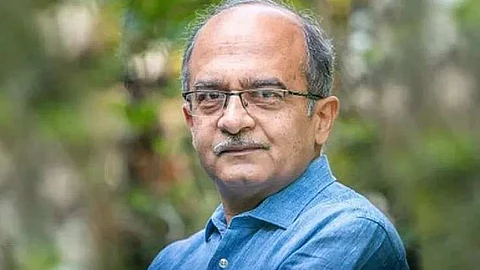 'ഈ അവസ്ഥയില് എത്തിച്ചവരില് നിന്ന് ജനാധിപത്യം വീണ്ടെടുക്കാനുള്ള സമയം'; പ്രശാന്ത് ഭൂഷണ്