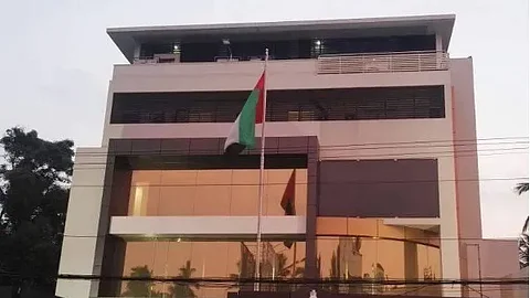 ഖുറാനും, ഈന്തപ്പഴവും എത്തിച്ച സംഭവം : യുഎഇ കോണ്സുലേറ്റ് ജീവനക്കാരെ ചോദ്യം ചെയ്യാന് നീക്കമാരംഭിച്ച് കസ്റ്റംസ്