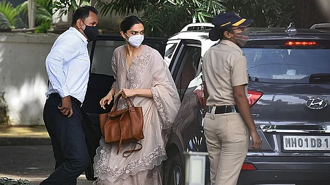 വാട്ട്സ് ആപ്പ് ചാറ്റിലെ ചില
വാക്കുകള് മുന്നിര്ത്തി ചോദ്യങ്ങള് ; ദീപികയുടെ മറുപടികള് തൃപ്തികരമല്ലെന്ന് എന്സിബി