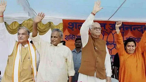 ബാബറി മസ്ജിദ്: 32 പ്രതികളെയും വെറുതെ വിട്ടു; പൊളിക്കല് മുന്കൂട്ടി തീരുമാനിച്ചതല്ലെന്ന് കോടതി