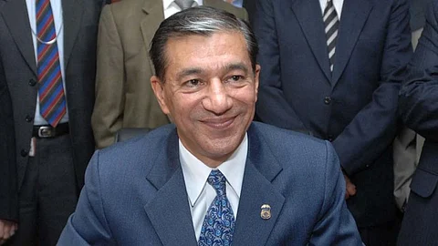 മുന് സിബിഐ മേധാവിയും ഡിജിപിയും ഗവര്ണറുമായിരുന്ന അശ്വനി കുമാര് മരിച്ച നിലയില് ; ആത്മഹത്യയെന്ന് പൊലീസ്