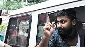 സമരത്തിനിടെ പൊലീസ് ജീപ്പിന്റെ ചില്ല് തകര്ത്ത യൂത്ത് കോണ്ഗ്രസ് നേതാവ് പോക്സോ കേസില് അറസ്റ്റില്