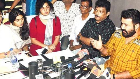 മോഹന്ലാലിന്റെ പ്രതികരണം ഉടന്; ഔദ്യോഗിക വിശദീകരണം ഇടവേള ബാബുവിന്റെ വിവാദ പരാമര്ശത്തില്