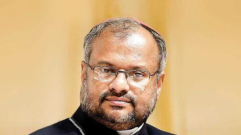 പുനഃപരിശോധന ഹര്ജിയുമായി ഫ്രാങ്കോ മുളയ്ക്കല് സുപ്രീംകോടതിയില്; പ്രതിപട്ടികയില് നിന്നും ഒഴിവാക്കണമെന്ന് ആവശ്യം