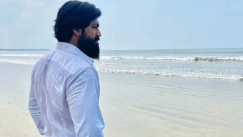 തിരയടങ്ങില്ല, റോക്കി ഭായിയുടെ പുറപ്പാട്, കെ.ജി.എഫ് ഫാന്സിന് ആഹ്ലാദമുഹൂര്ത്തം