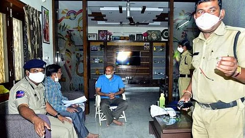 ബി.ജെ.പി സ്ഥാനാര്ത്ഥിയുടെ ബന്ധുവീട്ടില് നിന്നും 18.67 ലക്ഷം പിടികൂടി; തട്ടിപ്പറിച്ചോടി പ്രവര്ത്തകര്