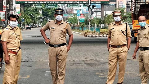 ആള്ക്കൂട്ട നിരോധനം; അഞ്ച് പേരില് കൂടുതല് കൂട്ടംചേരരുത്