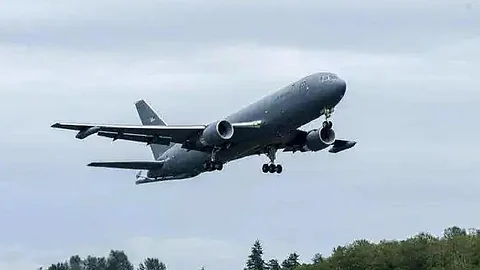 യുകെയില് നിന്ന് ഇന്ത്യയിലേക്കും തിരിച്ചുമുള്ള വിമാനസര്വ്വീസുകള് ഡിസംബര് 31 വരെ നിര്ത്തിവെച്ചു