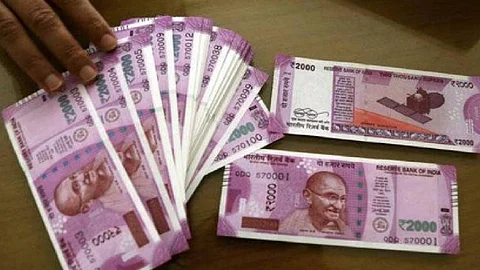 Fact Check: 2000 രൂപ നോട്ടുകളുടെ വിതരണം നിര്ത്തിയിട്ടില്ല, പ്രചരിക്കുന്നത് വ്യാജവാര്ത്ത